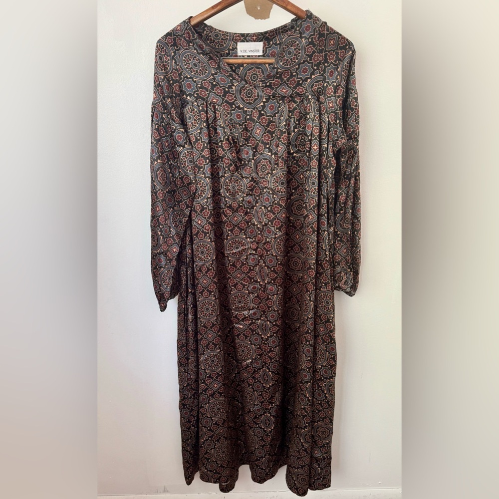 V. DE. VINSTER Midi Length Geometric Dress 100% Silk Size Medium Boho LagenLook